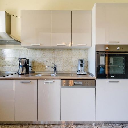 Apartments With A Parking Space Kastel Kambelovac, Kastela - 15480 Exterior photo