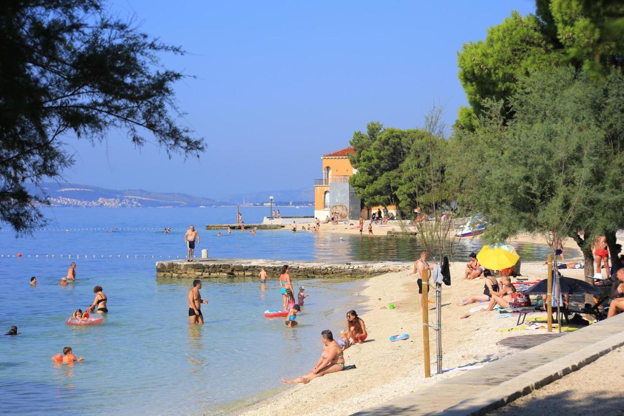 Apartments With A Parking Space Kastel Kambelovac, Kastela - 15480 Exterior photo